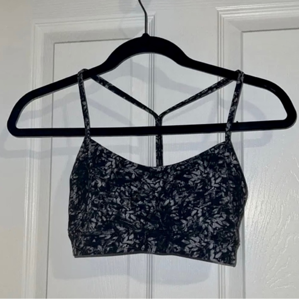 Fabulous Lululemon Flow Y Bra Size 4